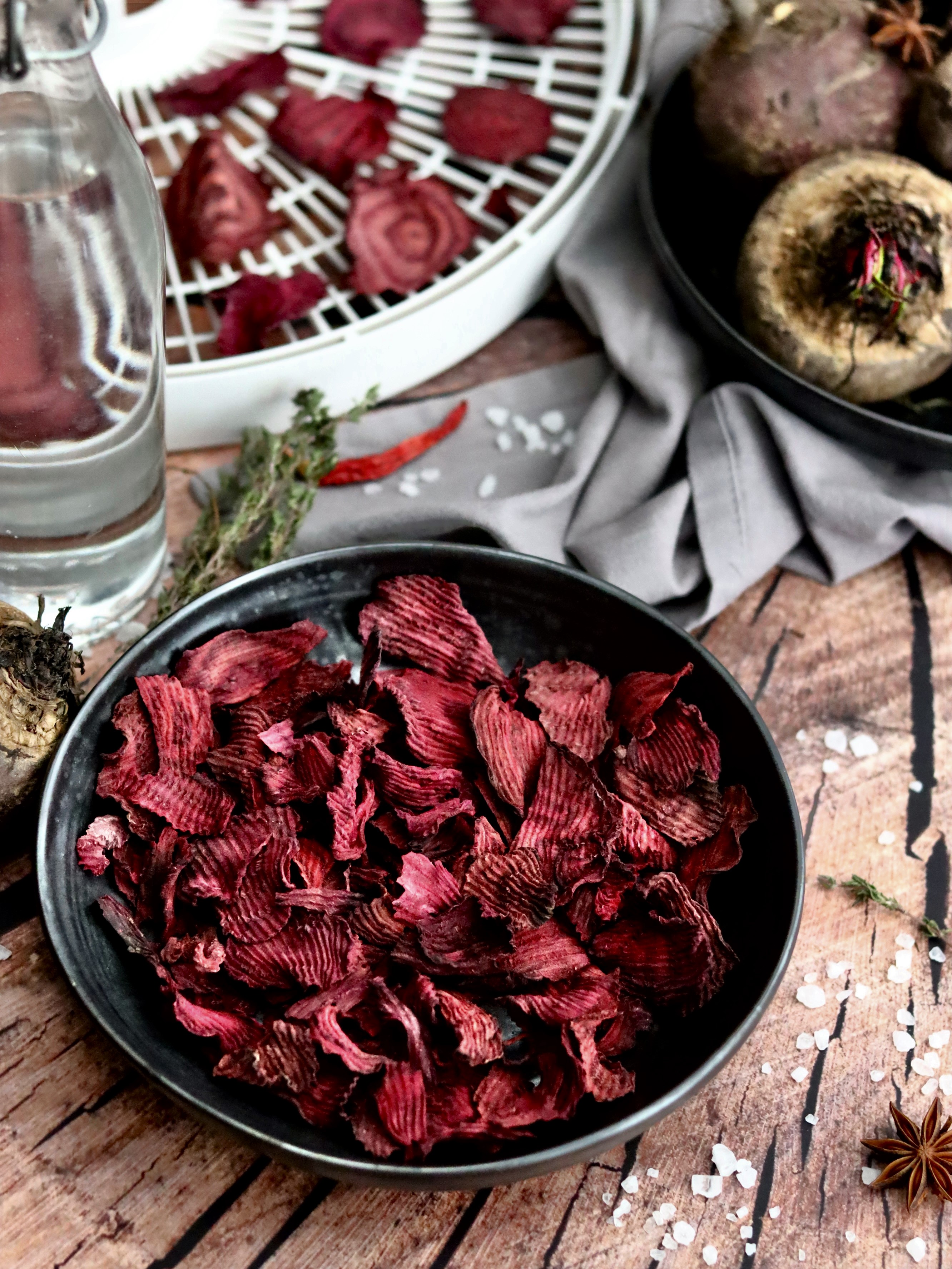 Chipsy z červené řepy s badyánem (6)